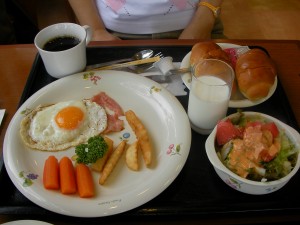 安濃SAの朝食